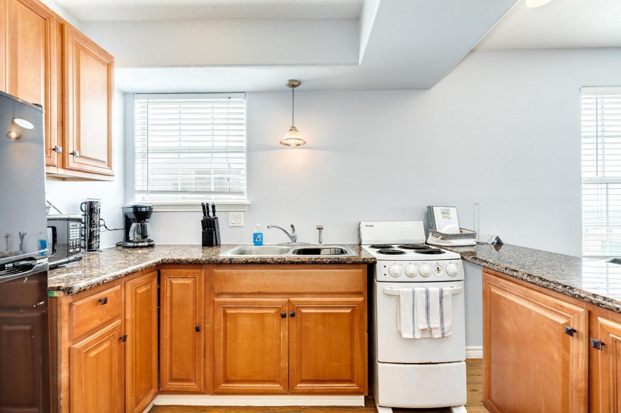 Unobstructed Oceanfront Sea Turtle Unit 2 Beach Pad! Surfside Beach Eksteriør bilde