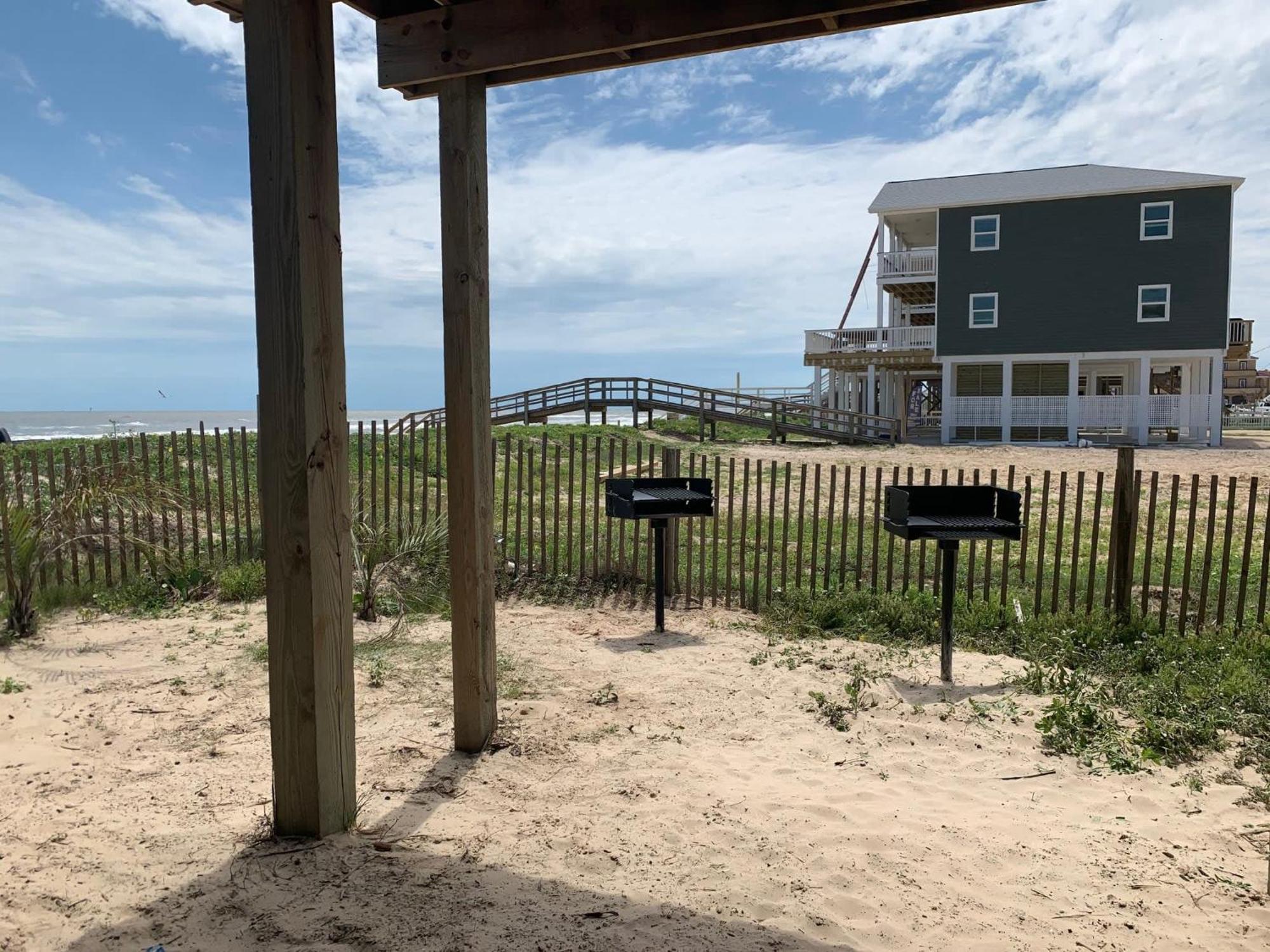 Unobstructed Oceanfront Sea Turtle Unit 2 Beach Pad! Surfside Beach Eksteriør bilde